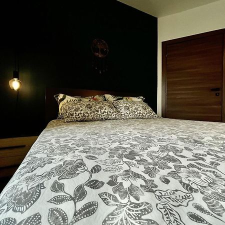 Airport Accommodation Bedroom With Bathroom Self Check In And Self Check Out Air-Condition Included Mqabba Экстерьер фото