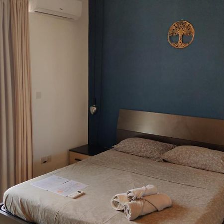 Airport Accommodation Bedroom With Bathroom Self Check In And Self Check Out Air-Condition Included Mqabba Экстерьер фото