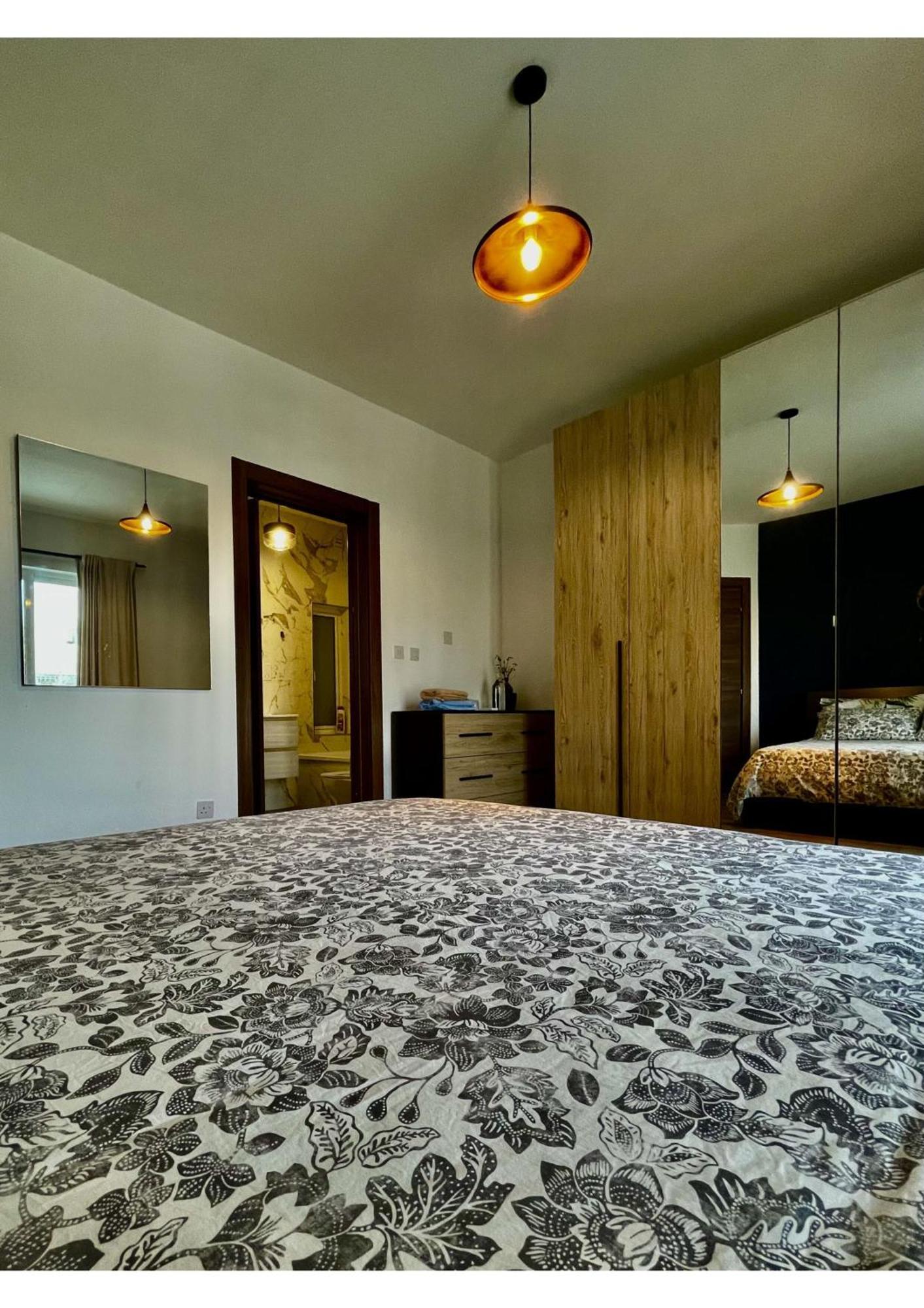 Airport Accommodation Bedroom With Bathroom Self Check In And Self Check Out Air-Condition Included Mqabba Экстерьер фото