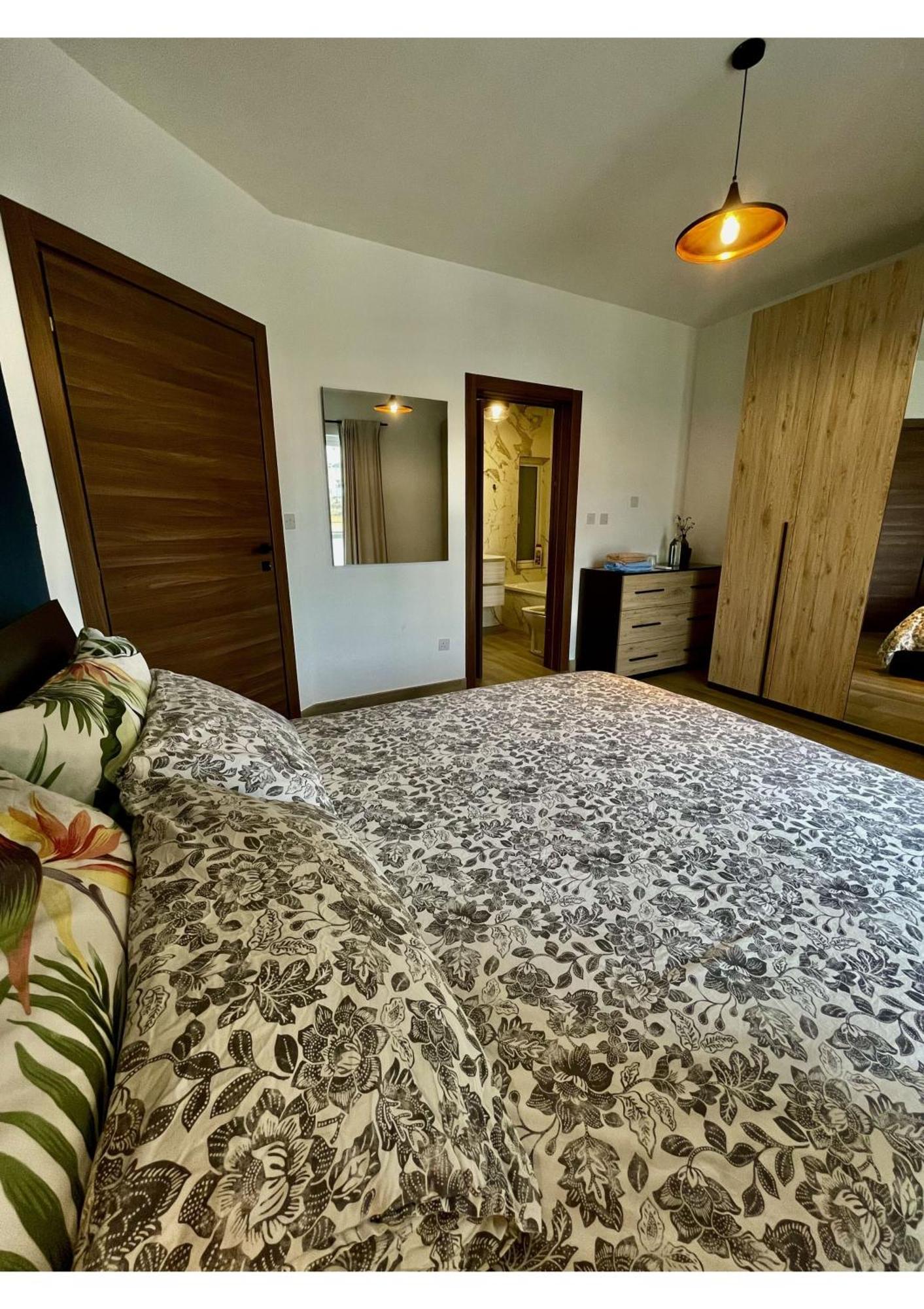 Airport Accommodation Bedroom With Bathroom Self Check In And Self Check Out Air-Condition Included Mqabba Экстерьер фото